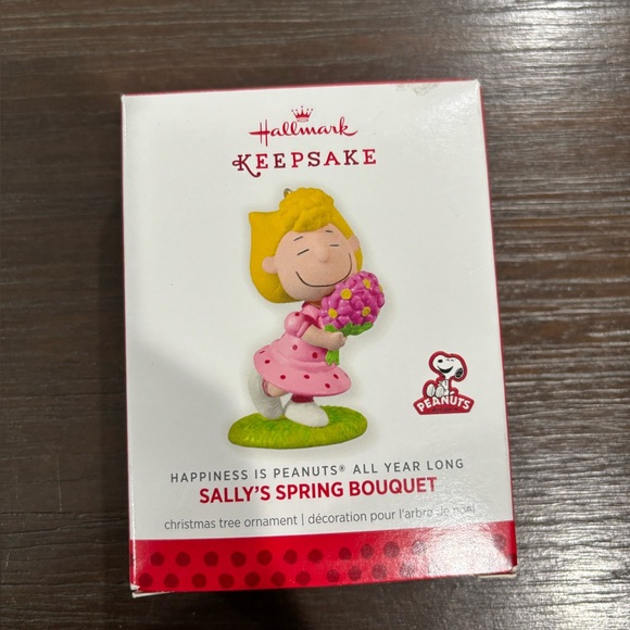 NWT Sally’s Spring Bouquet HALLMARK ORNAMENT from Peanuts Official! - Picture 2 of 5